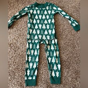 Hanna Andersson Green and White Pajama Set